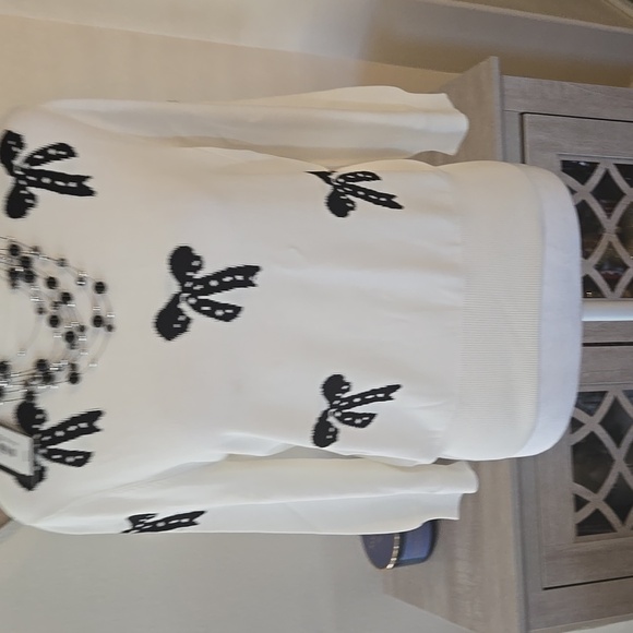 Chic Ivory Sweater with Black Bow Details NWT - Picture 6 of 8